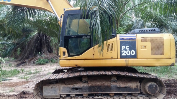 ขาย KOMATSU PC200-7 ทำงาน11,000 ชม.เอกสารเล่มทะเบียนราคา 1,200,000