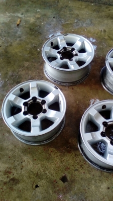 ล้อแม๊กแท้นิสสันฟรอนเทียรติดรถขอบ15