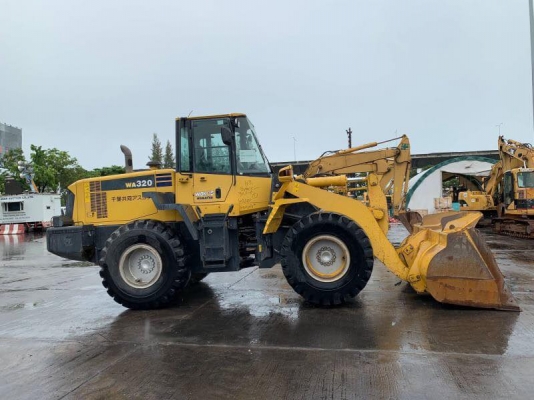 รถตัก Komatsu WA320-6 10981 HR รถตัก Komatsu WA320-6 10981 HR