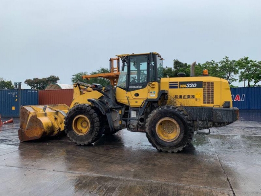 รถตัก Komatsu WA320-(7) 16973HR รถตัก Komatsu WA320-(7) 16973HR