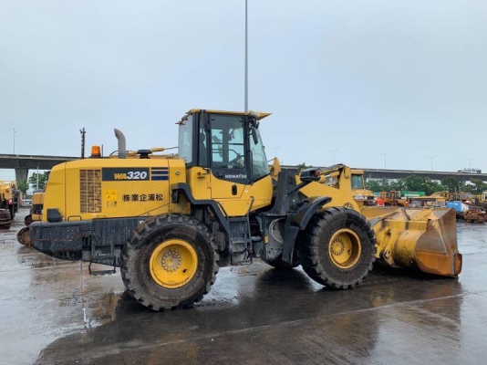 รถตัก Komatsu WA320-(7) 16973HR รถตัก Komatsu WA320-(7) 16973HR