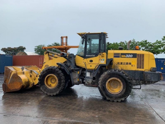 รถตัก Komatsu WA320-(7) 16973HR รถตัก Komatsu WA320-(7) 16973HR
