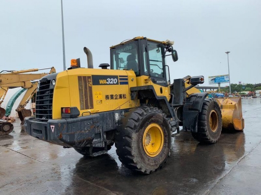 รถตัก Komatsu WA320-(7) 16973HR รถตัก Komatsu WA320-(7) 16973HR