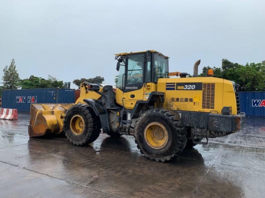รถตัก Komatsu WA320-(7) 16973HR