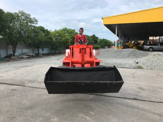 ขายรถตักTOYOTAรุ่นSDTL8 นำเข้าญี่ปุ่นไม่เคยใช้งานในไทย เอวอ่อน เครื่องดีเซล4สูบ สภาพดีพร้อมใช้งาน 081-8302909 จิรโรจน์ Line  :  jiraroj2909