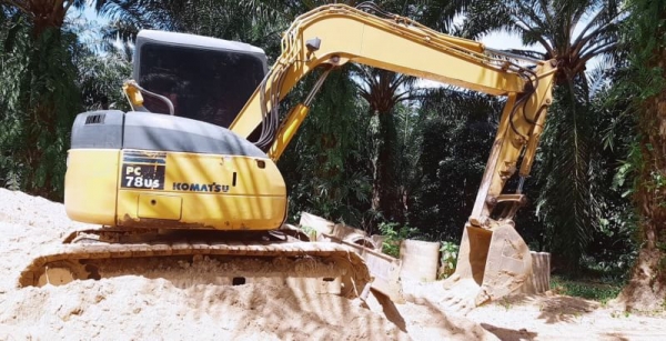 ขายKOMATSU PC78US เอกสารเล่มทะเบียนราคา 650,000