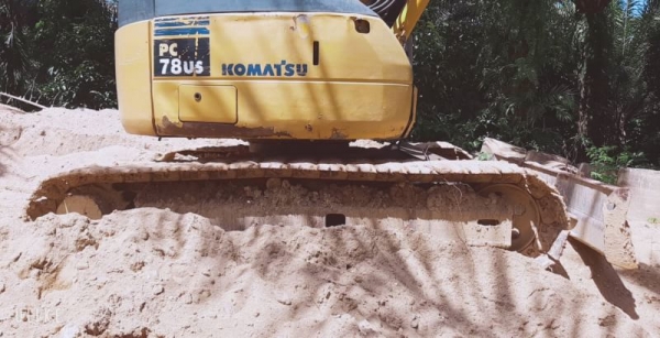 ขายKOMATSU PC78US เอกสารเล่มทะเบียนราคา 650,000