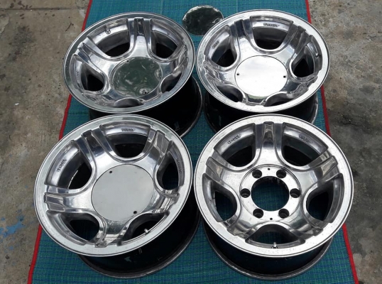 ขายล้อแม็ก Infinity ชุบโครเมี่ยม ปัดเงา 6/139.7 ขอบ 15 x 8.5 นิ้ว ET-28 พร้อมยาง YOKO ถูกๆ