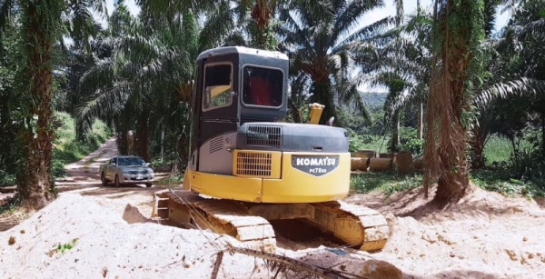 ขายKOMATSU PC78US เอกสารเล่มทะเบียนราคา 650,000