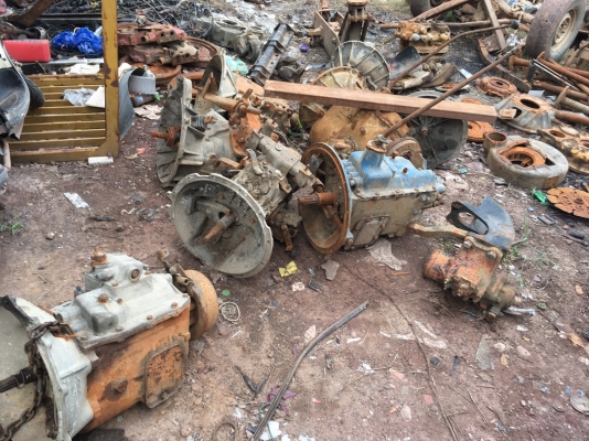 ขายเกียร์isuzu 115แรง และ 100แรงมีหลายลูก15000บาท 0816278866