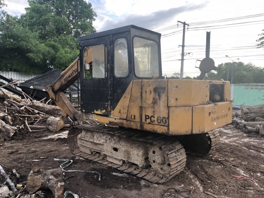ขายรถแบคโฮ KOMATSU PC 60-1 ขีบไม้ สภาพดี พร้อมใช่งาน สนใจโทร 081-970-1072 ขายรถแบคโฮ KOMATSU PC 60-1 ขีบไม้ สภาพดี พร้อมใช่งาน สนใจโทร 081-970-1072