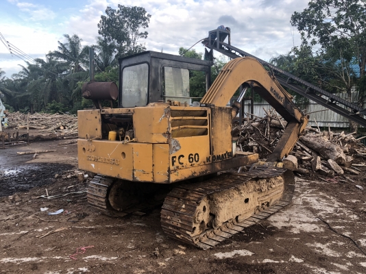 ขายรถแบคโฮ KOMATSU PC 60-1 ขีบไม้ สภาพดี พร้อมใช่งาน สนใจโทร 081-970-1072 ขายรถแบคโฮ KOMATSU PC 60-1 ขีบไม้ สภาพดี พร้อมใช่งาน สนใจโทร 081-970-1072