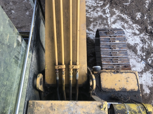 ขายรถแบคโฮ KOMATSU PC 60-1 ขีบไม้ สภาพดี พร้อมใช่งาน สนใจโทร 081-970-1072