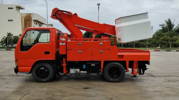 ขายรถกระเช้าความสูง 10 เมตร