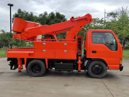 ขายรถกระเช้าความสูง 10 เมตร