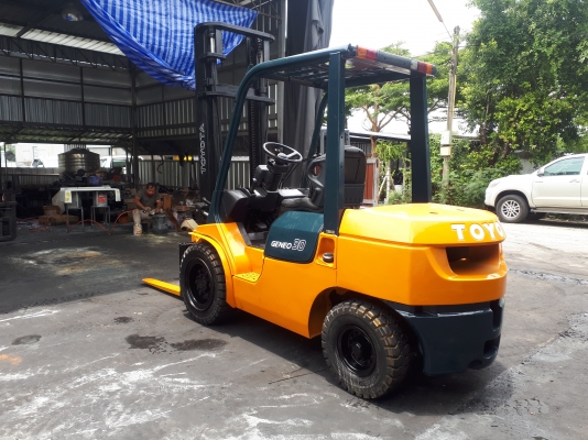 ขายรถโฟล์คลิฟท์ยี่ห้อ TOYOTA 7FD30