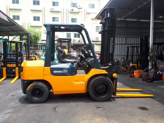 ขายรถโฟล์คลิฟท์ยี่ห้อ TOYOTA 7FD30