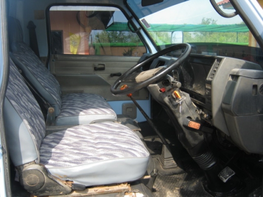 อีซูซุ NPR รถสวย สภาพดีติดต่อ คุณฉลองชัย 087-851-5148