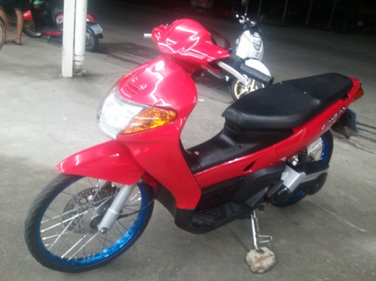 ขาย นูโว (ตัวเก่า) สีแดง สภาพแจ๋มๆ พร้อมใช้ ราคา18500 บาท