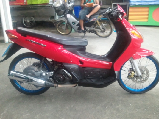 ขาย นูโว (ตัวเก่า) สีแดง สภาพแจ๋มๆ พร้อมใช้ ราคา18500 บาท