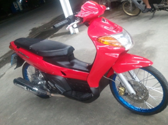 ขาย นูโว (ตัวเก่า) สีแดง สภาพแจ๋มๆ พร้อมใช้ ราคา18500 บาท