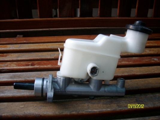 ขายแม่ปั๊มเบรค toyota fortuner สภาพด ของแท้ถอดออกจากรถนะครับ ราคาถุกสุดๆๆๆๆ ดี กว่า ซื้อ ของ อะไหล่ เทียม *** ขายแม่ปั๊มเบรค toyota fortuner สภาพด ของแท้ถอดออกจากรถนะครับ ราคาถุกสุดๆๆๆๆ ดี กว่า ซื้อ ของ อะไหล่ เทียม ***