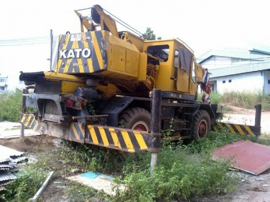 ขายรถเครน ยี่ห้อ KATO20  รุ่นKR-20H ติดต่อ : 086-0053535