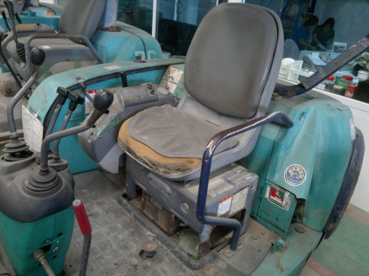 รถขุดเล็ก KOMATSU PC27R-8 สภาพดีนำเข้าจากญี่ปุ่น