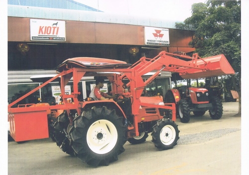 บุ้งกี๋ตักดินหน้า ฟอดร์ คูบูต้า จอนเดียร์   สด-ผ่อน เงื่อนไขง่าย  081-1477722