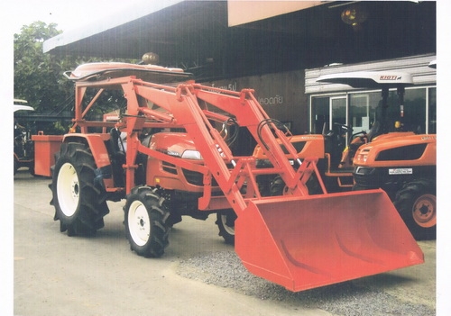 บุ้งกี๋ตักดินหน้า ฟอดร์ คูบูต้า จอนเดียร์   สด-ผ่อน เงื่อนไขง่าย  081-1477722