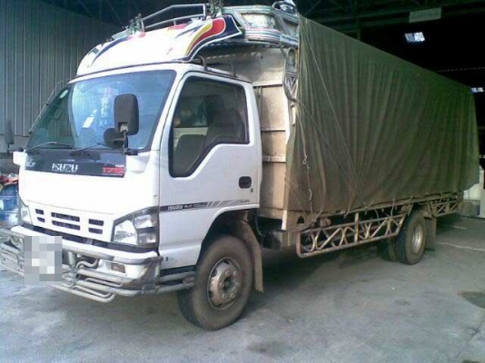 รถอิซูซุ 6 ล้อ รั่ว NQR 175 แรงม้า ปี 49   สนใจติดต่อ 081-6079515