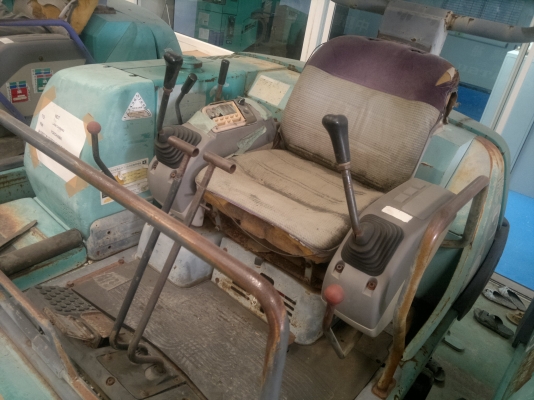 รถขุดเล็ก KOMATSU PC30-7 สภาพดีนำเข้าจากญี่ปุ่น