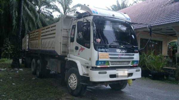 รถอิซูซุ 10 ล้อดั๊ม FXZ 270 แรงม้า ปี 48 ( ขายแม่ลูก )  สนใจติดต่อ 081-6079515