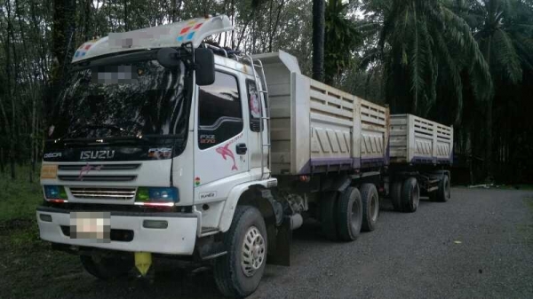 รถอิซูซุ 10 ล้อดั๊ม FXZ 270 แรงม้า ปี 48 ( ขายแม่ลูก )  สนใจติดต่อ 081-6079515
