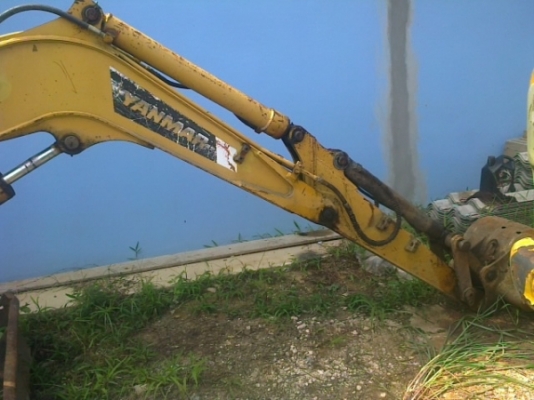 ขายรถแบคโฮ  YANMAR  YB 301 ราคาถูกตามสภาพเครื่องดีปั้มดีเอวแน่น