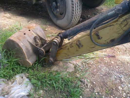 ขายรถแบคโฮ  YANMAR  YB 301 ราคาถูกตามสภาพเครื่องดีปั้มดีเอวแน่น