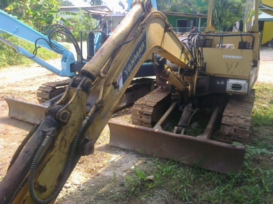 ขายรถแบคโฮ  YANMAR  YB 301 ราคาถูกตามสภาพเครื่องดีปั้มดีเอวแน่น
