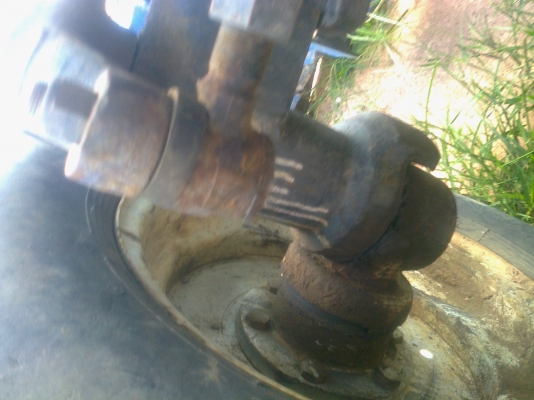 FORD 6610 เครื่อง T6 เสื้อเรียบ อุปกรณ์พร้อม มีใบดันหน้า ผานพรวนดิน 7 เครื่องแรงดีมากไม่มีเยิ้ม หางใหญ่ระบบใช้งานได้ดีทุกอย่าง ช่วงล่างดีพร้อมใช้งานได้เลยครับ เอกสารสัญญาซื้อขายครับ