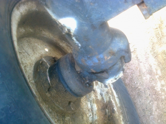 FORD 6610 เครื่อง T6 เสื้อเรียบ อุปกรณ์พร้อม มีใบดันหน้า ผานพรวนดิน 7 เครื่องแรงดีมากไม่มีเยิ้ม หางใหญ่ระบบใช้งานได้ดีทุกอย่าง ช่วงล่างดีพร้อมใช้งานได้เลยครับ เอกสารสัญญาซื้อขายครับ