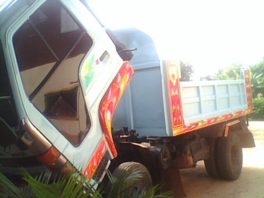 หกล้อISUZU ดั้ม หัวNPR เครื่อง195 แรง คันซีNRR ยาว 3.30เมตร เครื่องดี