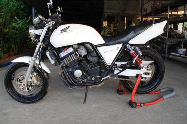 ขาย CB 400 ปี 97 อินวอย สรรพสามิตเรียบร้อย ปลายท่อเลส yoshimura  ขาย CB 400 ปี 97  อินวอยแท้ สรรพสามิตแท้ เครื่องดี เดินเบา นิ่งคับ  ขาย  85000