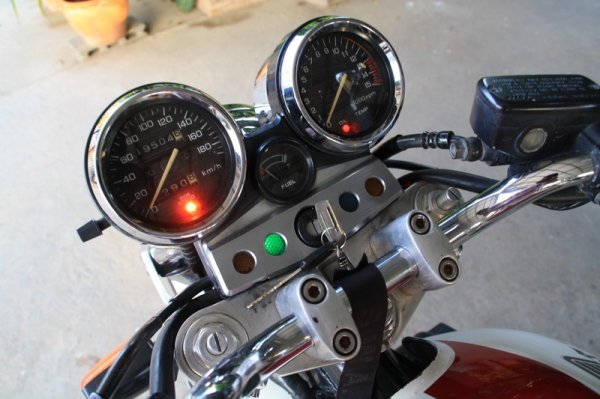 ขาย CB 400 ปี 97 อินวอย สรรพสามิตเรียบร้อย ปลายท่อเลส yoshimura  ขาย CB 400 ปี 97  อินวอยแท้ สรรพสามิตแท้ เครื่องดี เดินเบา นิ่งคับ  ขาย  85000