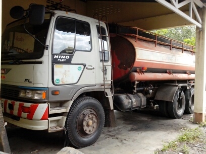 ขาย  10  ล้อ  เพลาเดียวรถบรรทุกน้ำมัน  ไฮเทค 195  แรง