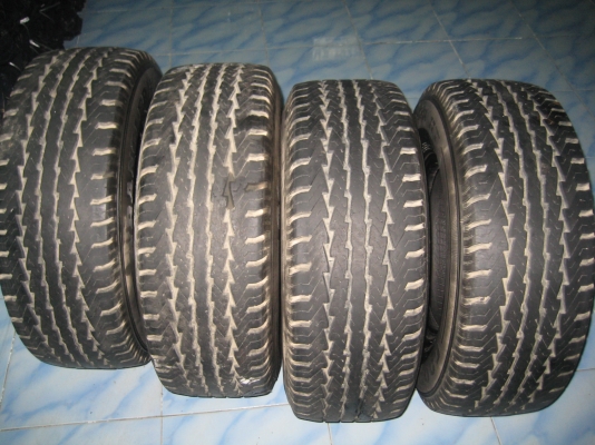 ขายยาง goodyear 31x10.50r15 ปี05 เก่าเก็บครับ ดอกยังเยอะ โล๊ะขายครับ ติชมต่อรองมา..