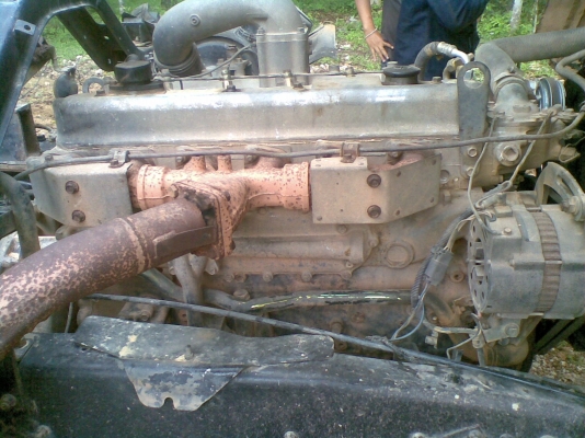 ขาย  6  ล้อ  ยาง  9  UD  สภาพพร้อมใช้งาน