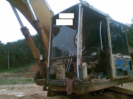 ขายแบคโฮ  KOMUTSU  200-3  ไม่มีเอกสาร  ตามสภาพรถใช้งานอยู่