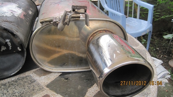 ขายท่อไอเสีย ยี่ห้อ APEXI ใส้เยื้อง 4500 บาท