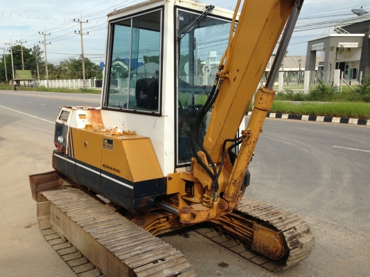 ขาย รถแบคโฮ Komatsu PC40-5 สภาพสวยมาก นำเข้าจากญี่ปุ่น ติดต่อ 089-8368497