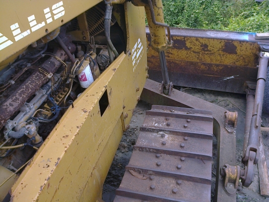 ขายรถแทรกเตอร์ตีนตะขาบFIATALLISของอิตาลี เป็นแทรกเตอร์คันใหญ่กว่าD60 นิหน่อย..