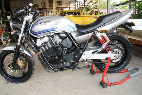 ขาย CB 400 ปี 2000 คาร์บูไฟฟ้า เทคนักศึกษา สรรพสามิตแท้ เครื่องดี แรงเวอร์69000 ขาย CB 400 ปี 2000 คาร์บูไฟฟ้า เทคนักศึกษา สรรพสามิตแท้ เครื่องดี แรงเวอร์69000